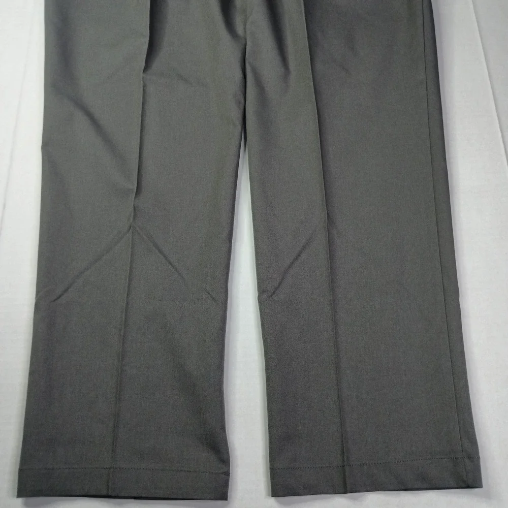 Haggar Cool Right Performance Flex Straight Fit Pants Men's Size 42x30 Gray New